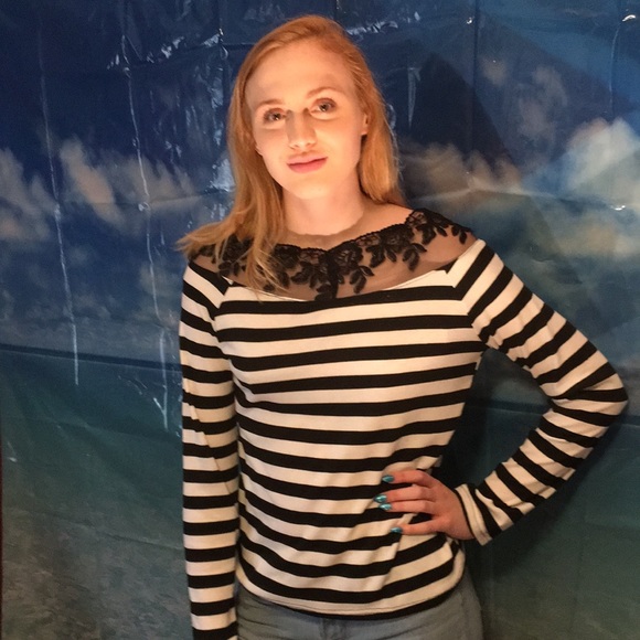 Sexy Half Shoulder Blouse - Picture 1 of 4